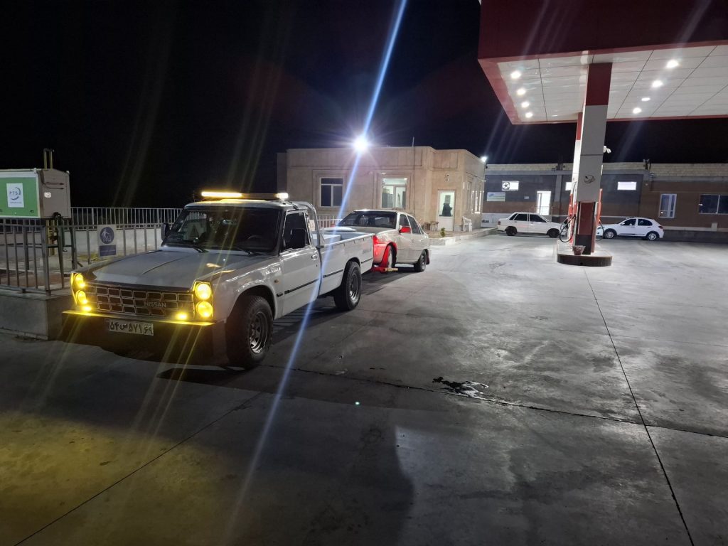 یدک کش سفید